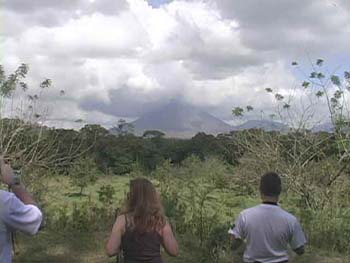 Arenal_volcano1